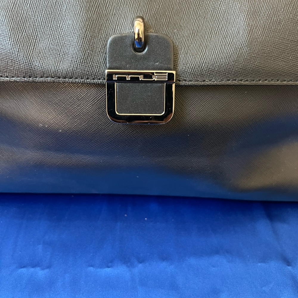 Authentic Innue Italian bag - Picture 3 of 11